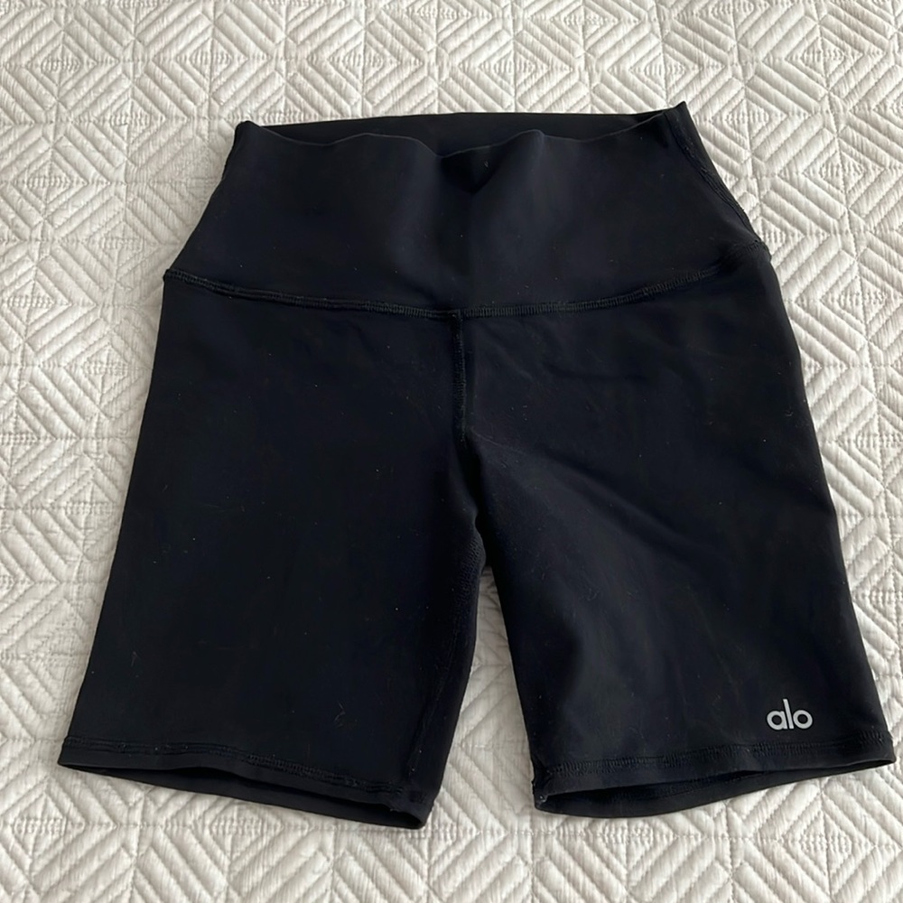 Women’s Alo Biker shorts size S